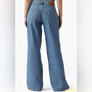 BRAND NEW WITH TAGS: Levi’s Baggy High Waist Wide Jeans in size 29